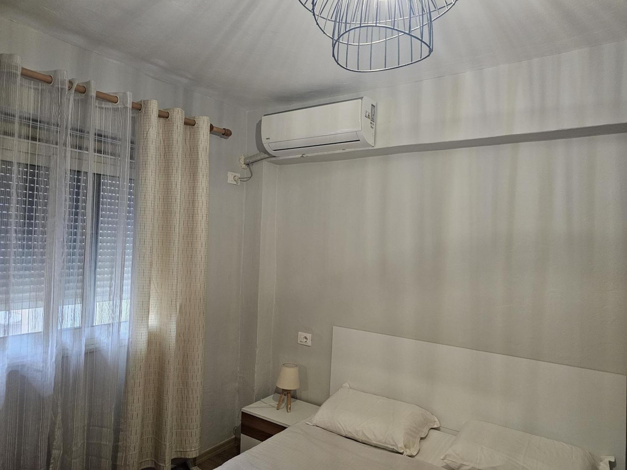 Library Apartment By Bohem Rentals Durres Ngoại thất bức ảnh